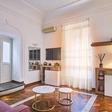 Pink Star Luxury 나폴리